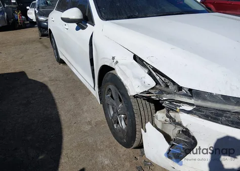 2022 Kia K5 Lxs z USA, uszkodzony, nr VIN 5XXG14J21NG084175